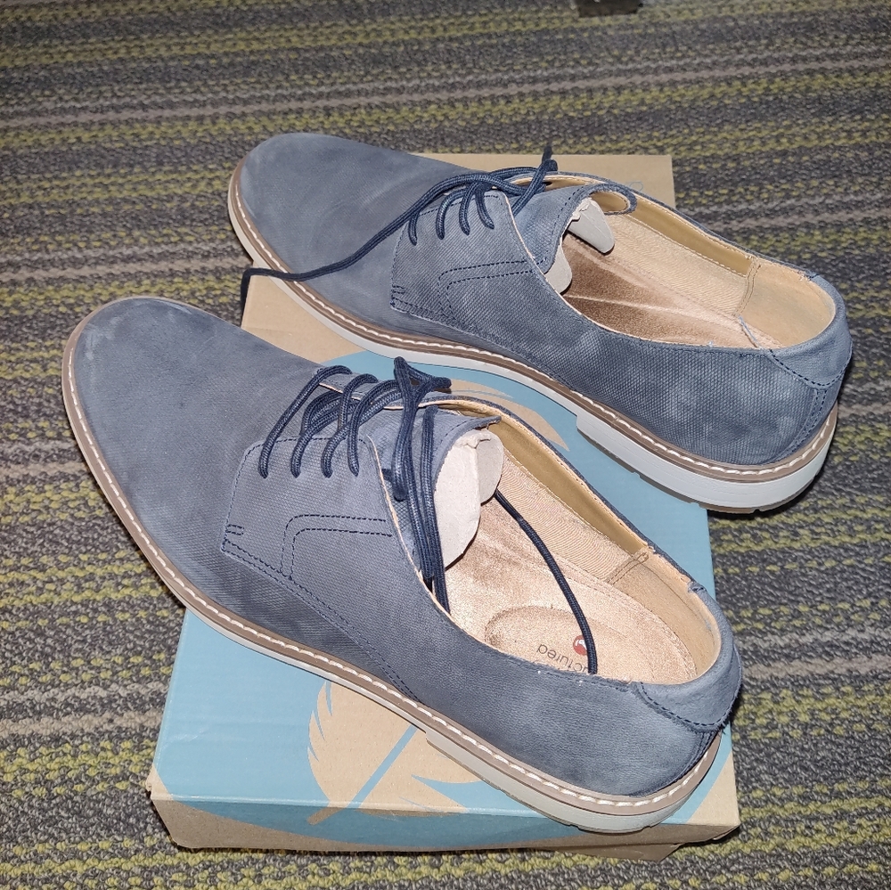 Blue Clark's Men's Shoes, size 11